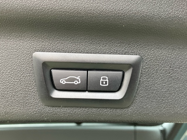 BMW X1 sDrive18d color Verde. Año 2024. 110KW(150CV). Diésel. En concesionario Bernesga Motor León (Bmw y Mini) de León