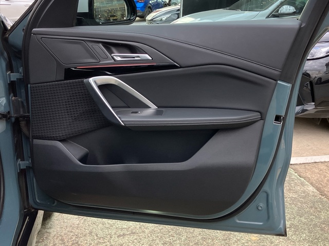 BMW X1 sDrive18d color Verde. Año 2024. 110KW(150CV). Diésel. En concesionario Bernesga Motor León (Bmw y Mini) de León