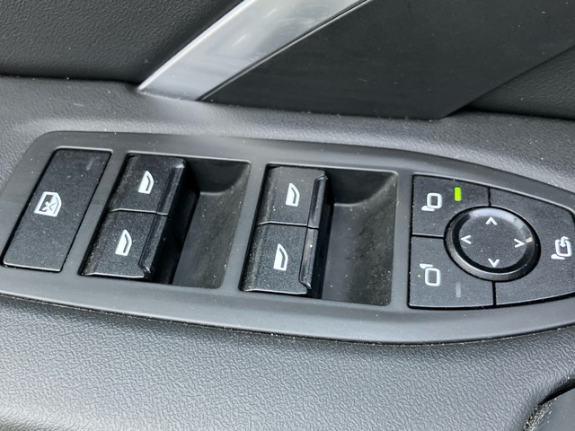 BMW X1 sDrive18d color Verde. Año 2024. 110KW(150CV). Diésel. En concesionario Bernesga Motor León (Bmw y Mini) de León