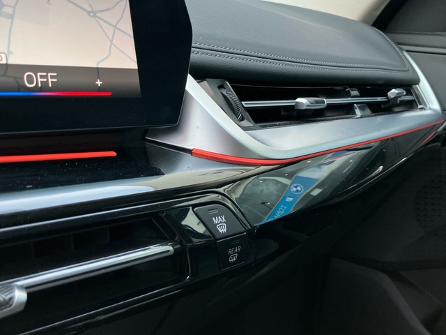 BMW X1 sDrive18d color Verde. Año 2024. 110KW(150CV). Diésel. En concesionario Bernesga Motor León (Bmw y Mini) de León