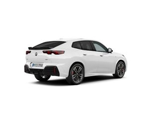 Fotos de BMW X2 sDrive20d color Blanco. Año 2025. 120KW(163CV). Diésel. En concesionario Automotor Costa, S.L.U. de Almería