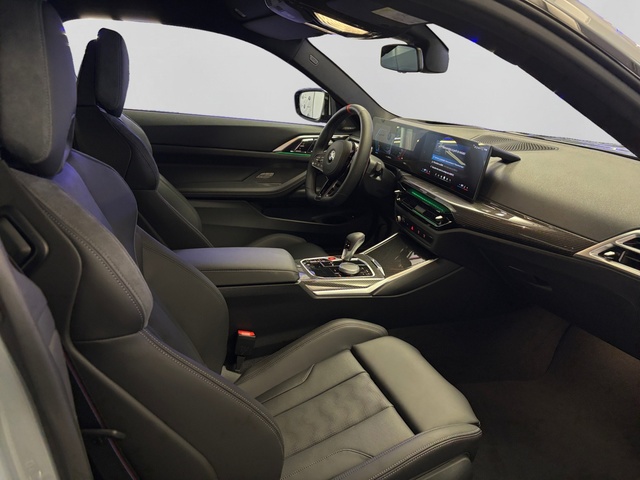 BMW M M4 Competition Coupe color Gris. Año 2026. 390KW(530CV). Gasolina. En concesionario BMW Fuenteolid Valladolid de Valladolid