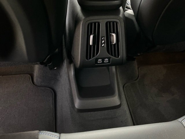 BMW X1 xDrive20d color Blanco. Año 2025. 120KW(163CV). Diésel. En concesionario Bernesga Motor León (Bmw y Mini) de León