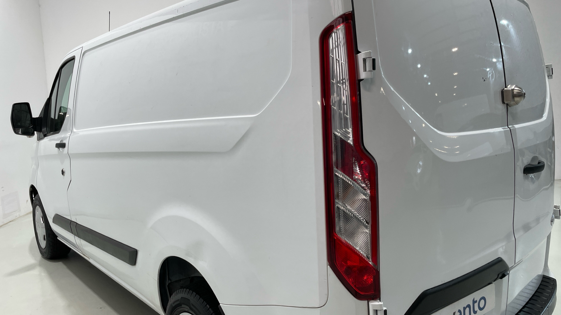 Ford Transit Custom Furgon 2.0 TDCI MHEV en Barcelona