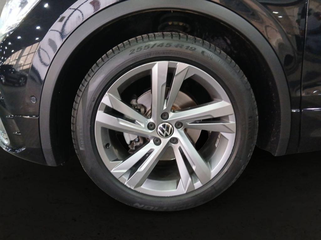 Volkswagen Tiguan — foto 8