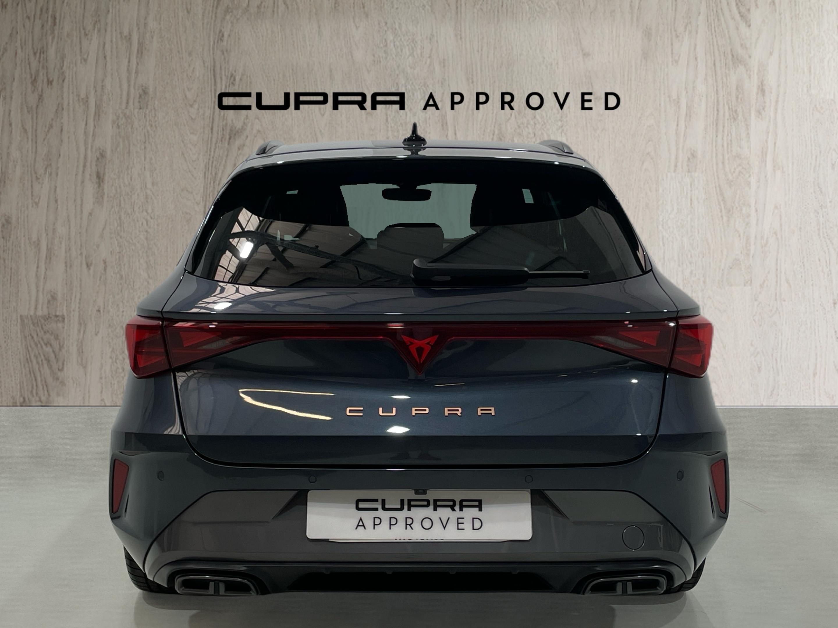 CUPRA Leon Sportstourer 1.5 eTSI en Barcelona