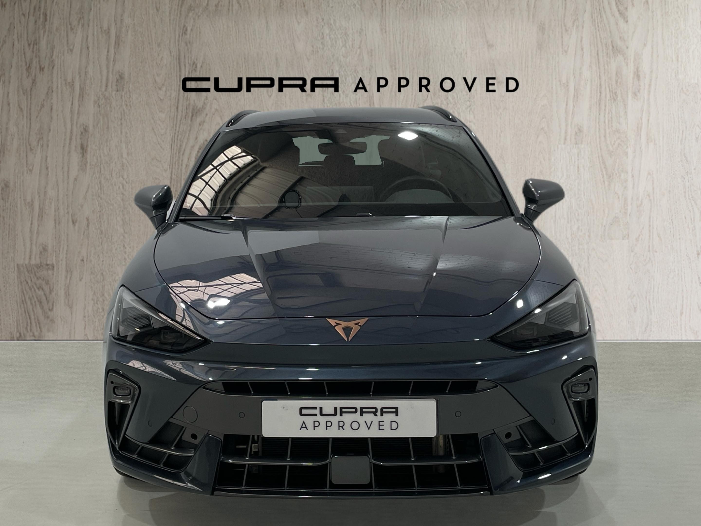 CUPRA Leon Sportstourer 1.5 eTSI en Barcelona