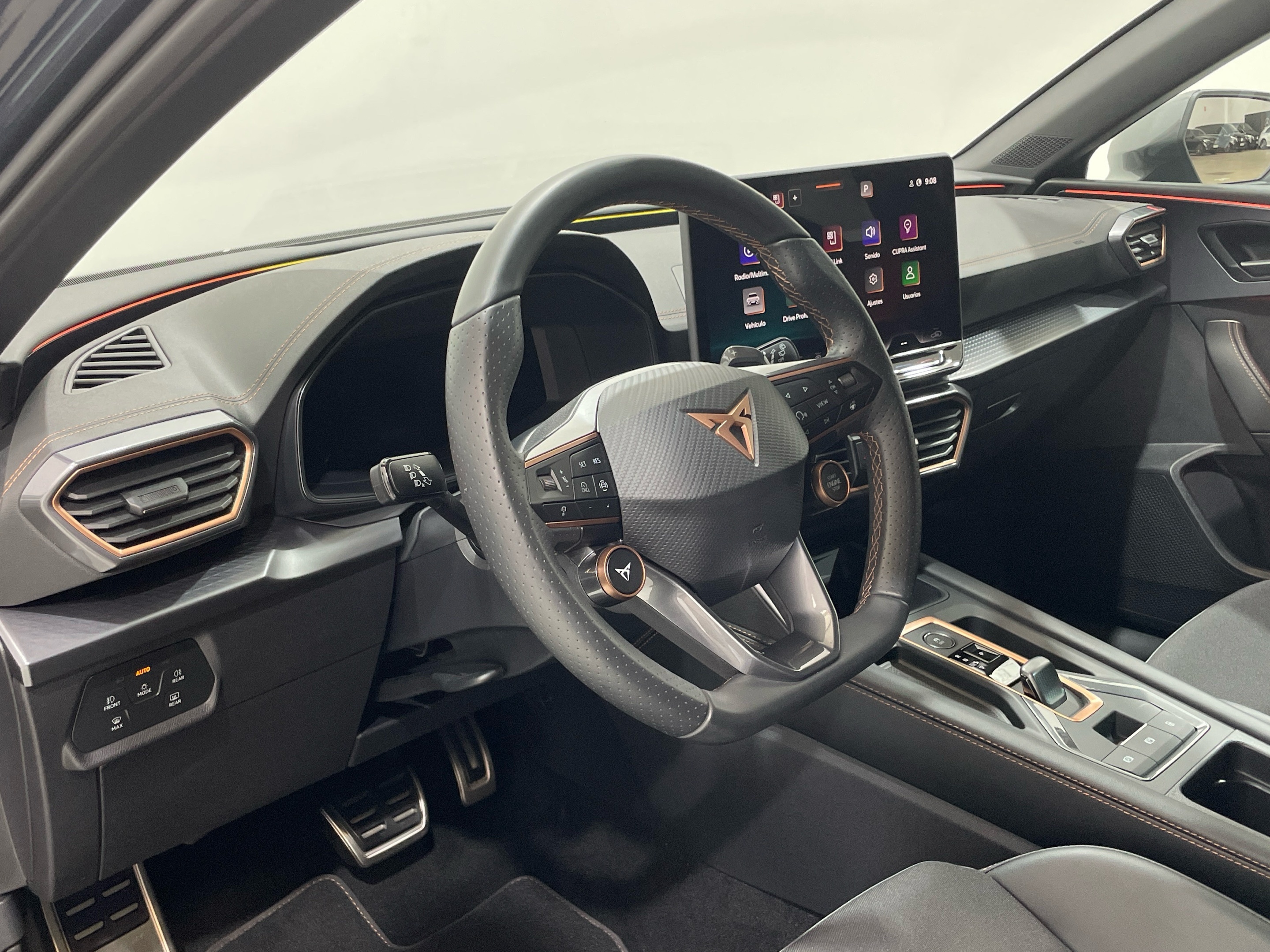 CUPRA Leon Sportstourer 1.5 eTSI en Barcelona