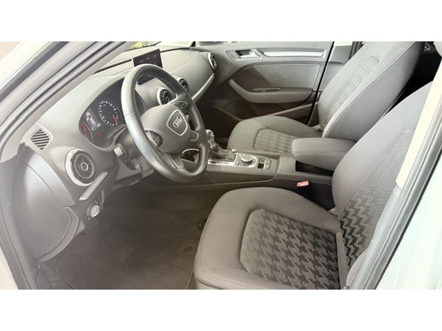 Audi A3 Sportback Attraction 1.6 TDI clean diesel 81 kW (110 CV) S tronic