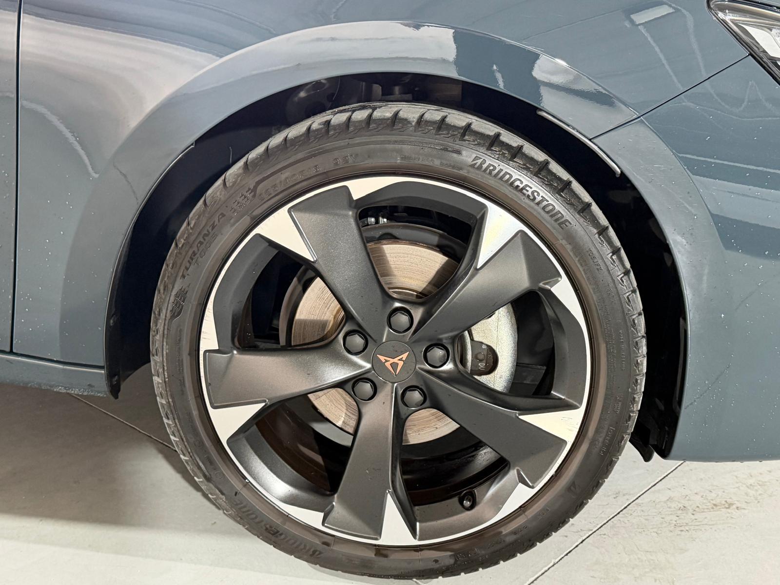 CUPRA León — foto 8