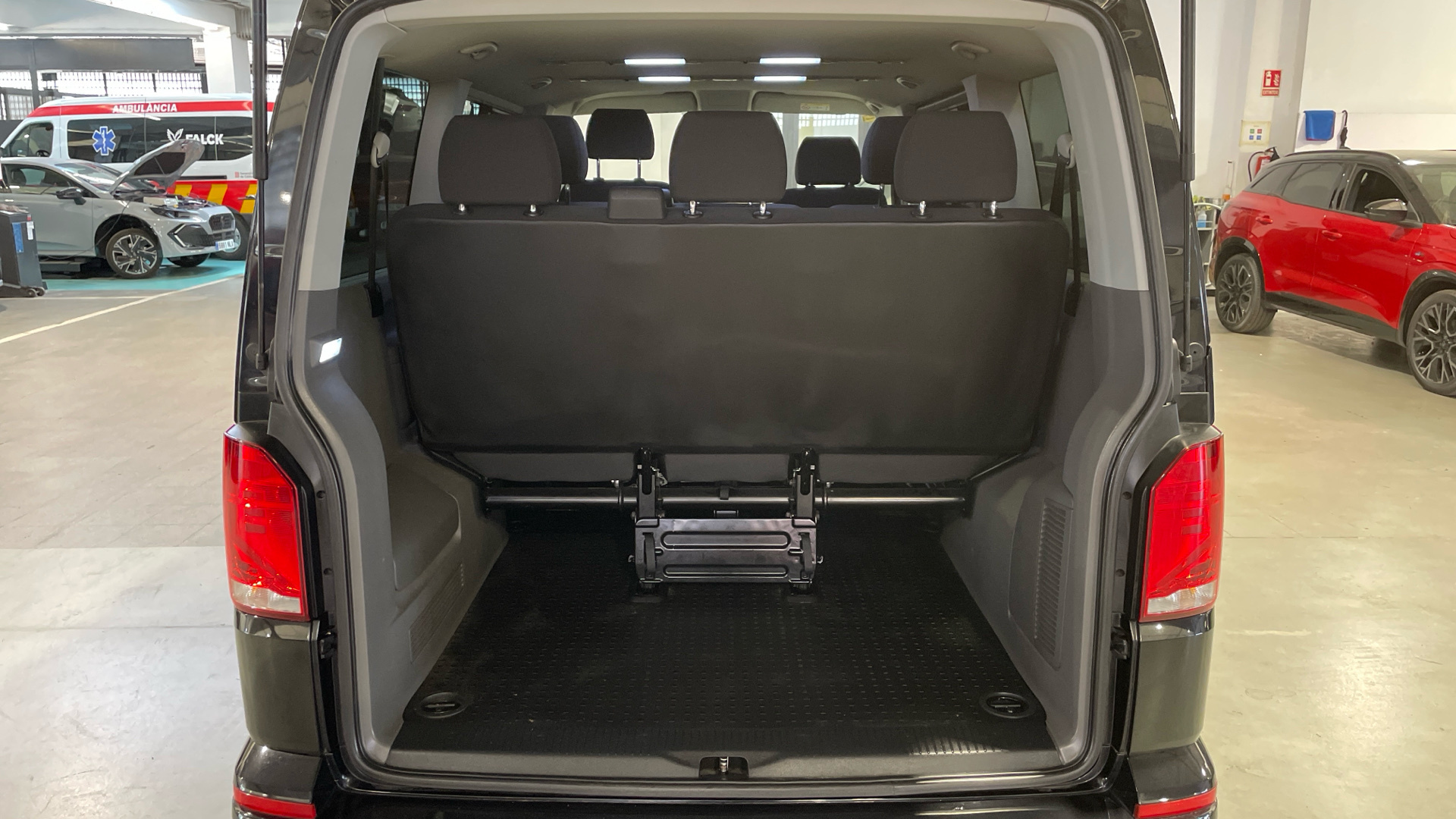 Volkswagen Caravelle 2.0 TDI en Barcelona