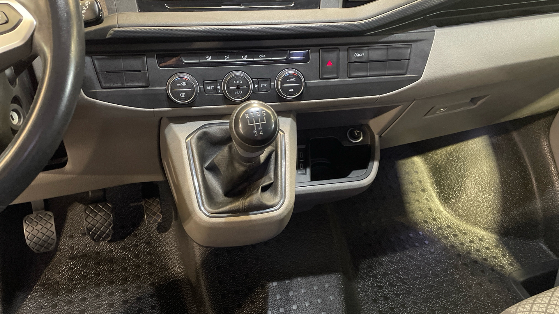Volkswagen Caravelle 2.0 TDI en Barcelona