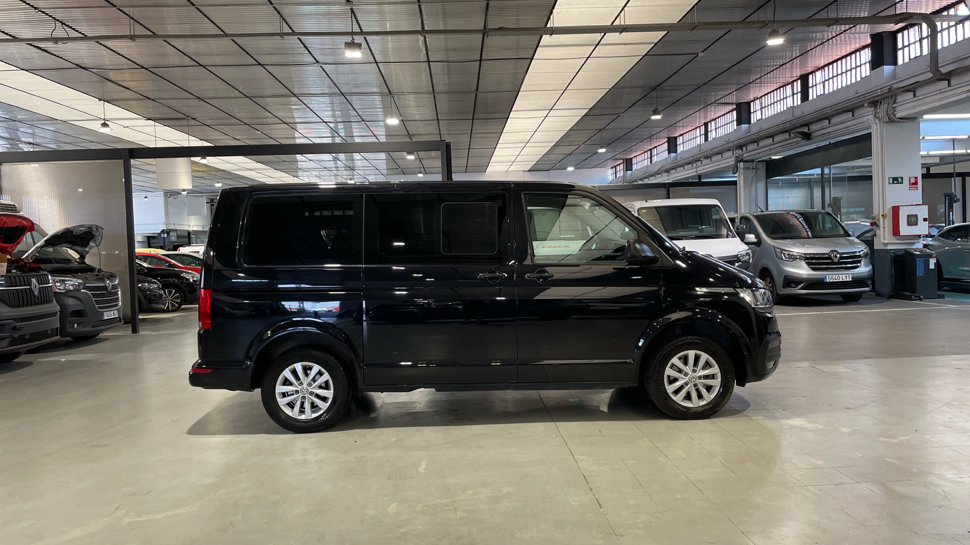 Volkswagen Caravelle 2.0 TDI en Barcelona