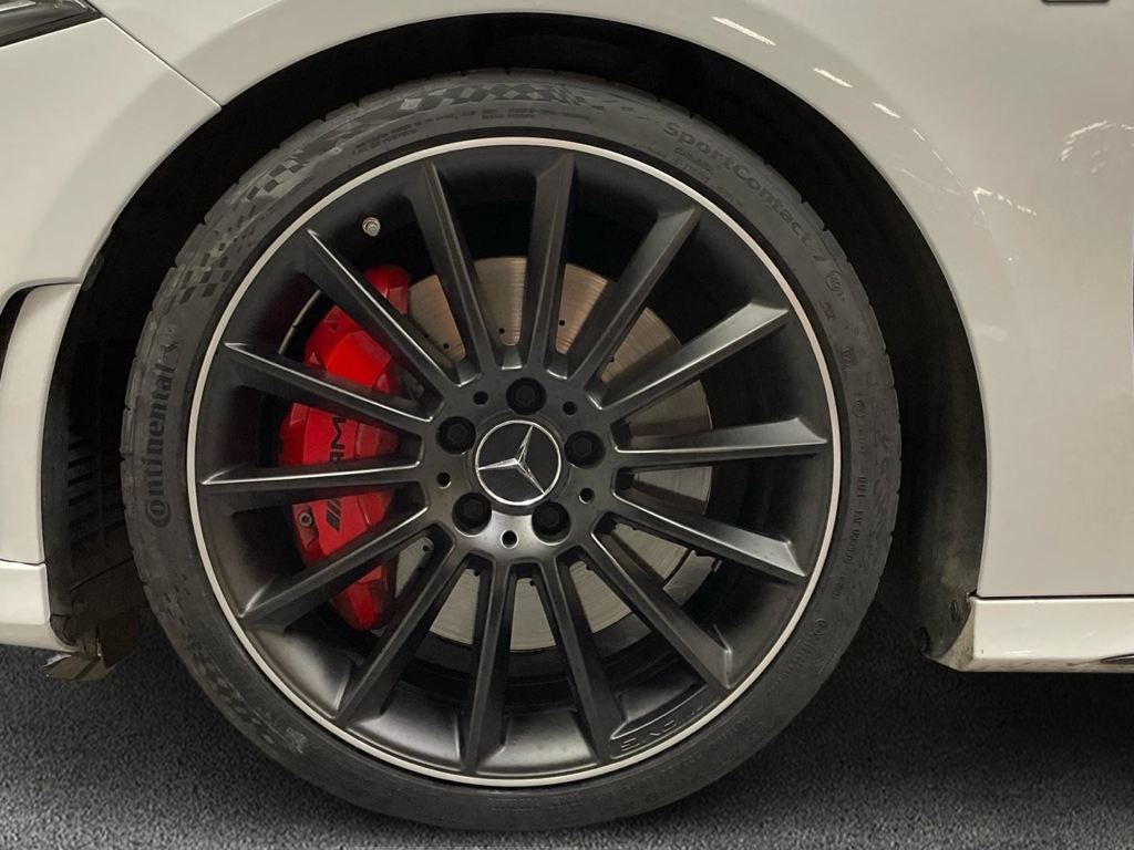 Mercedes-Benz Clase A Mercedes-AMG 35 en Barcelona