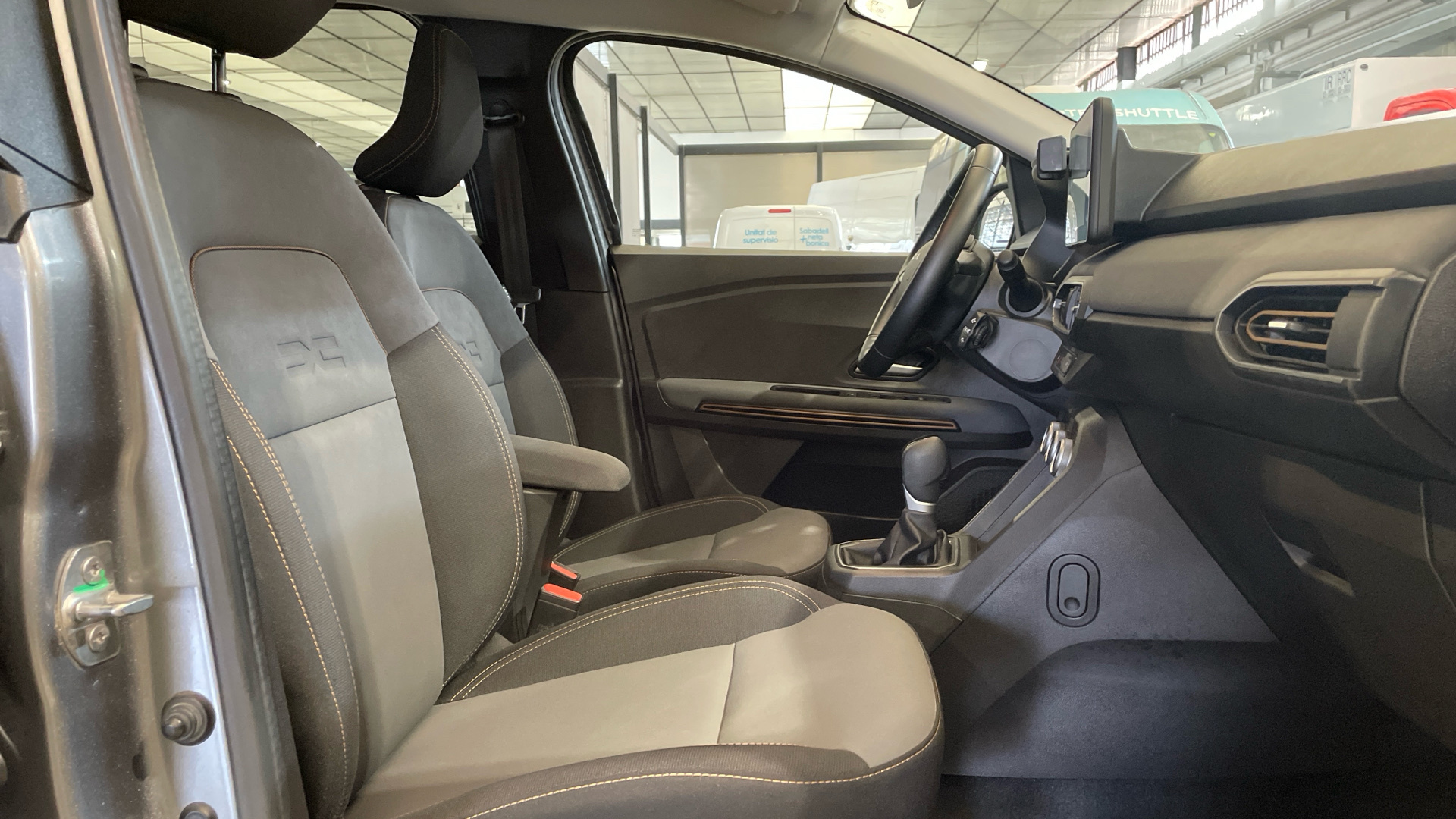 Dacia Jogger Hybrid 140 en Barcelona