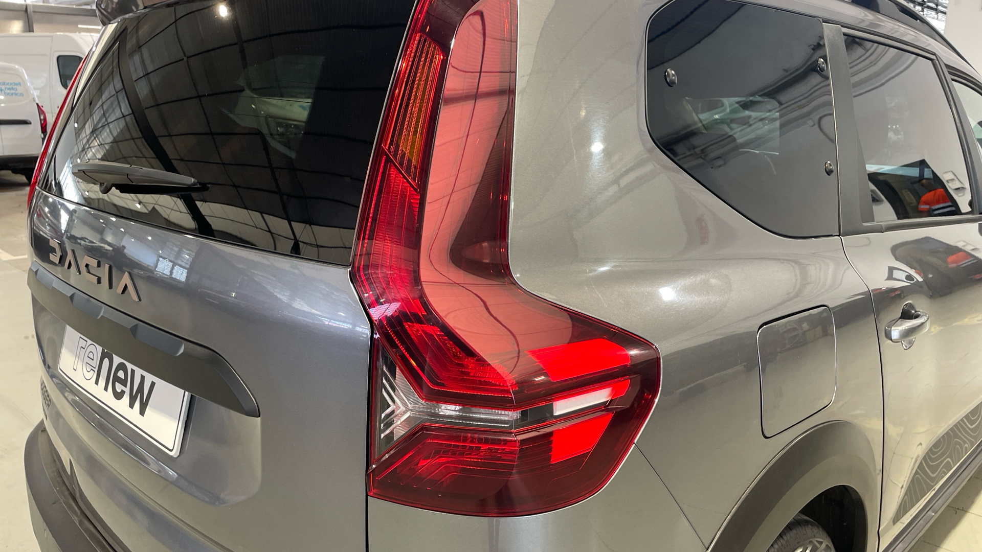 Dacia Jogger Hybrid 140 en Barcelona