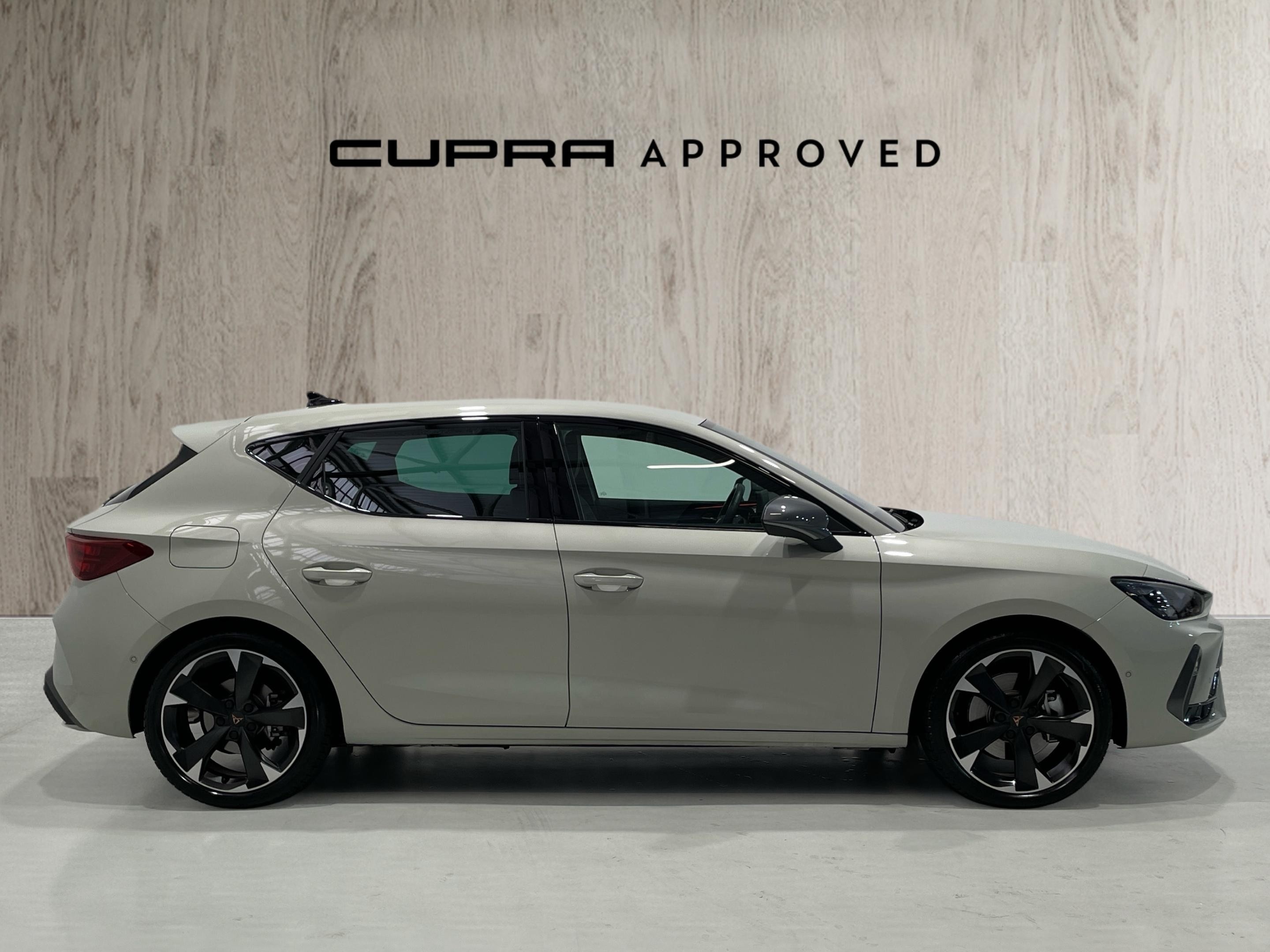 CUPRA León 1.5 TSI e-Hybrid en Barcelona