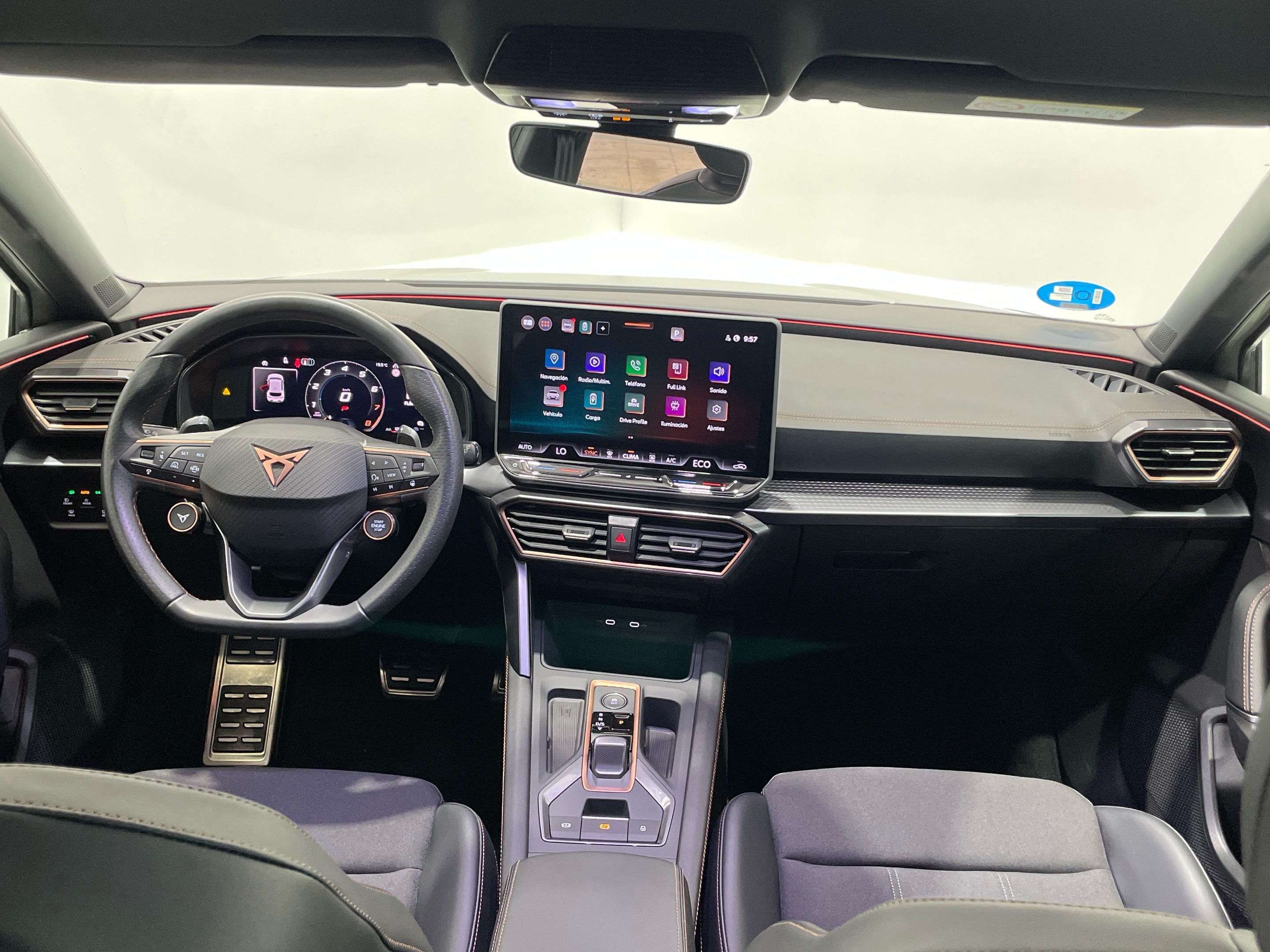 CUPRA León 1.5 TSI e-Hybrid en Barcelona