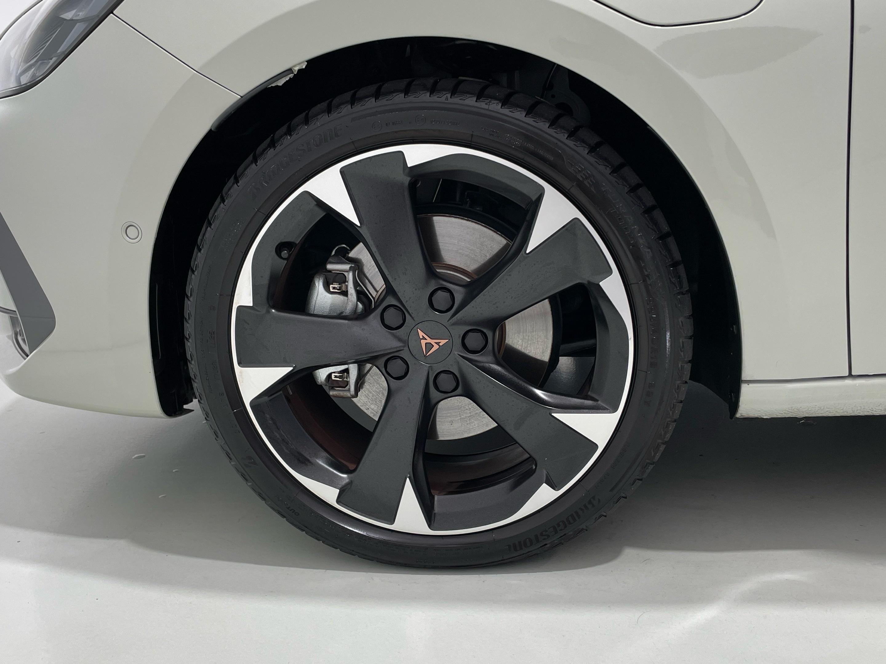 CUPRA León 1.5 TSI e-Hybrid en Barcelona