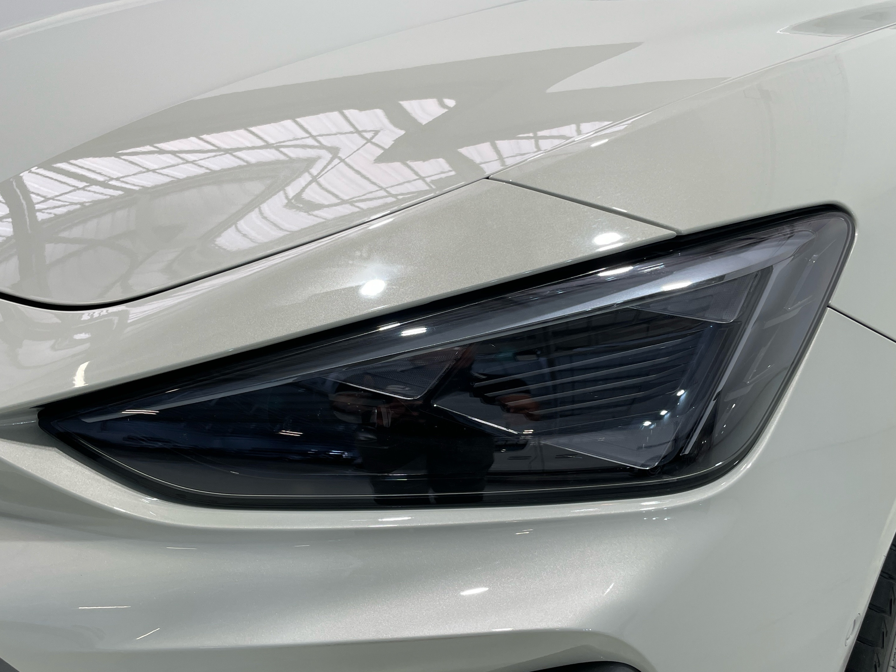 CUPRA León 1.5 TSI e-Hybrid en Barcelona