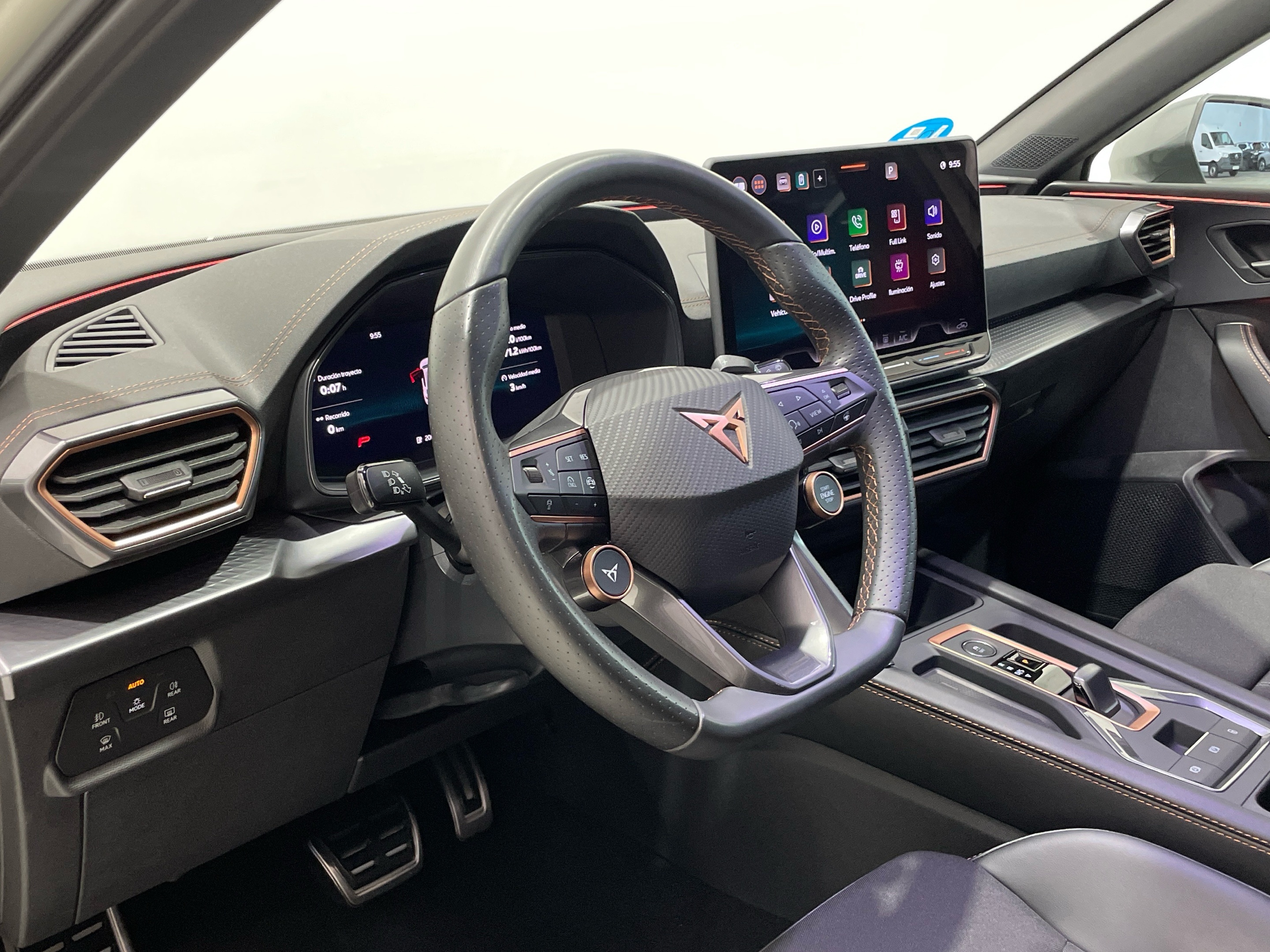 CUPRA León 1.5 TSI e-Hybrid en Barcelona