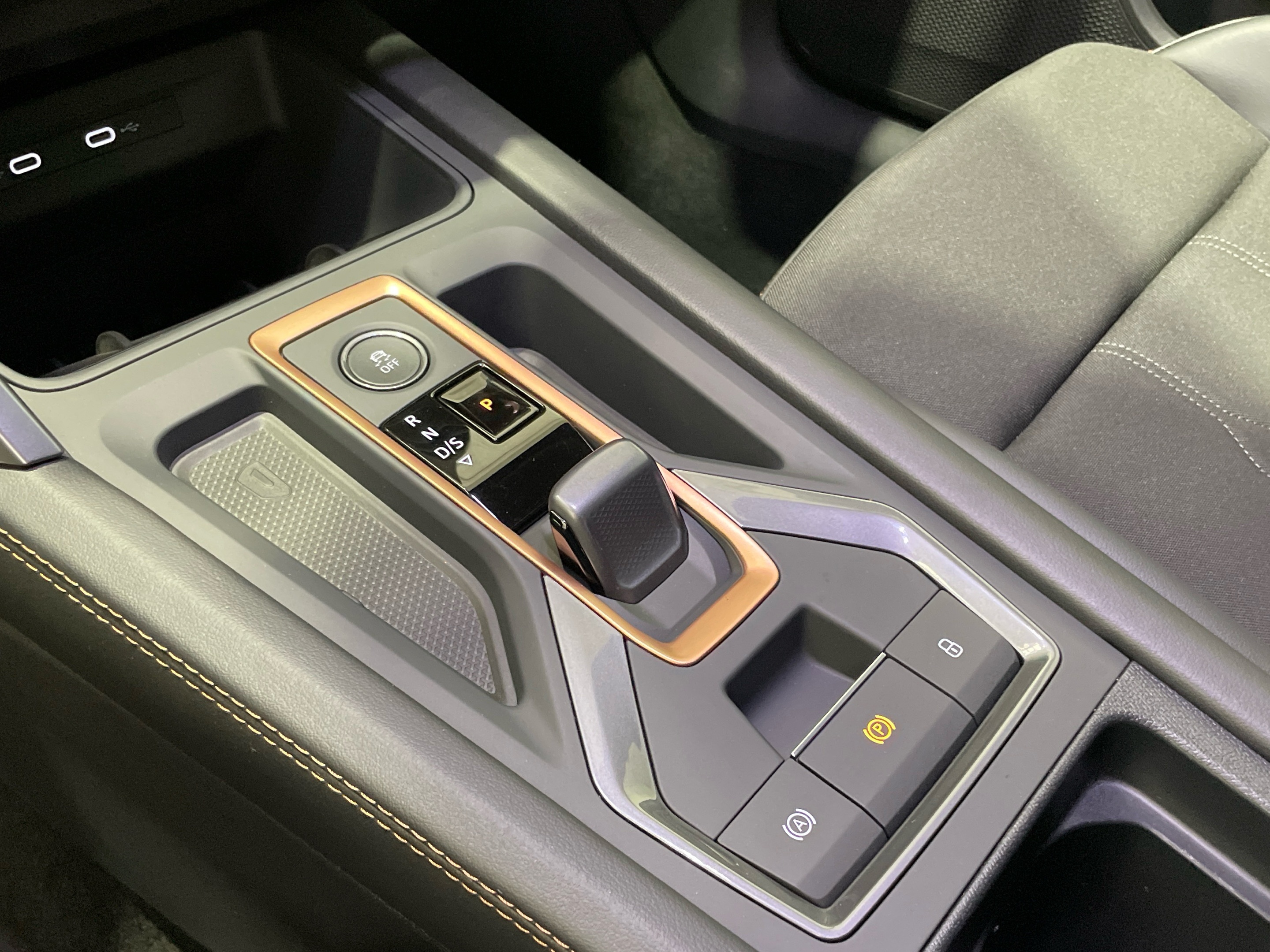 CUPRA León 1.5 TSI e-Hybrid en Barcelona