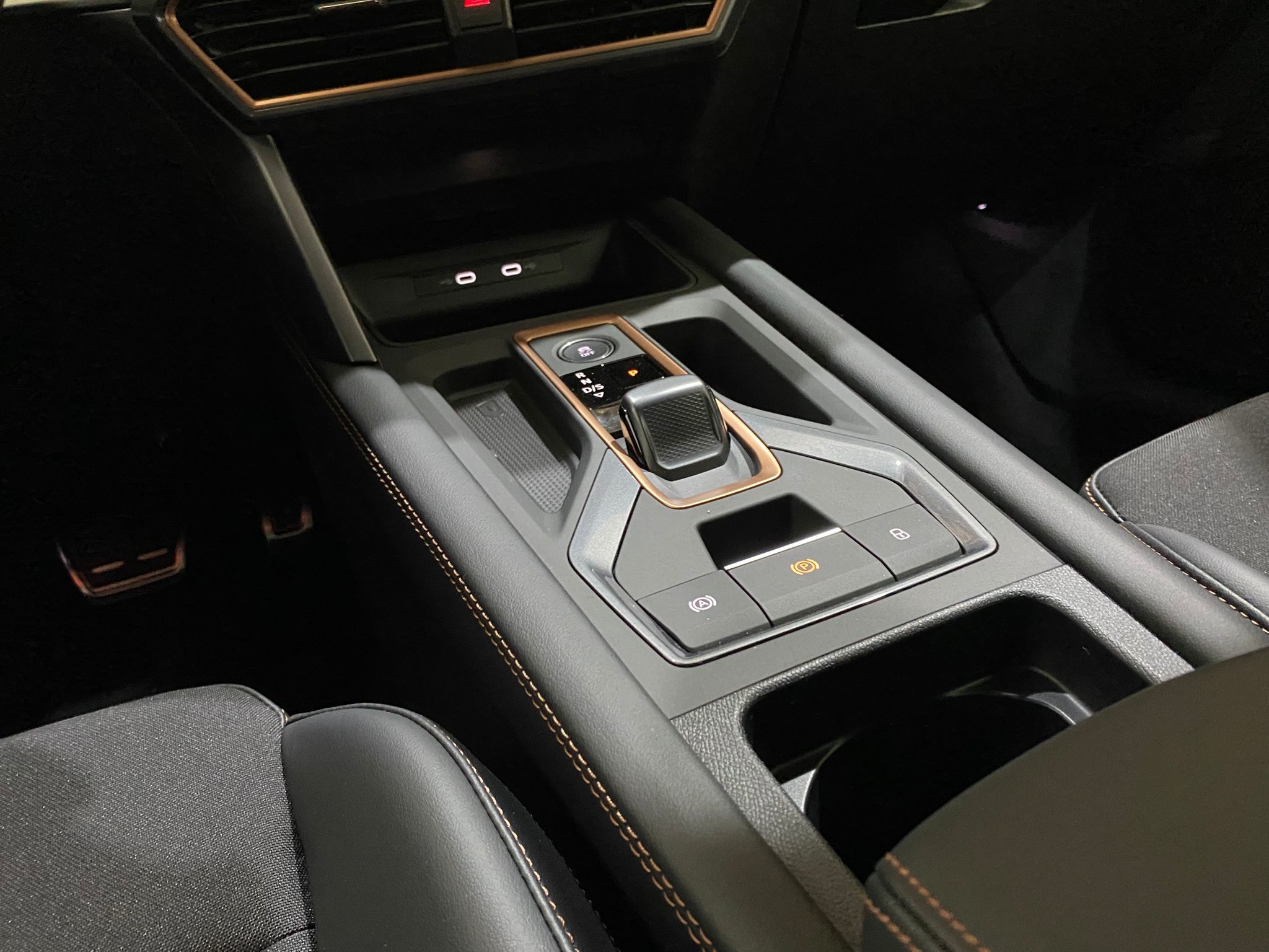 CUPRA León — foto 11
