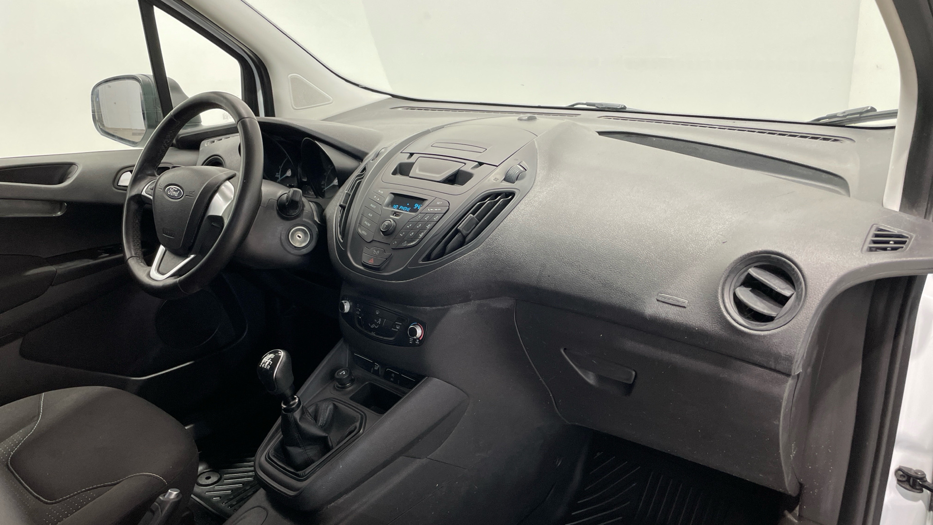 Ford Transit Courier Furgon 1.5 TDCI en Barcelona