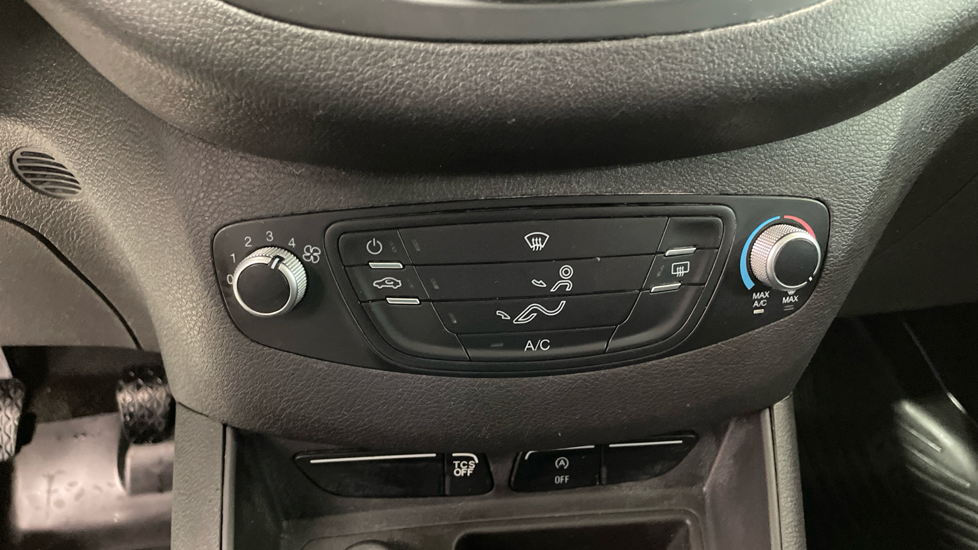 Ford Transit Courier Furgon 1.5 TDCI en Barcelona
