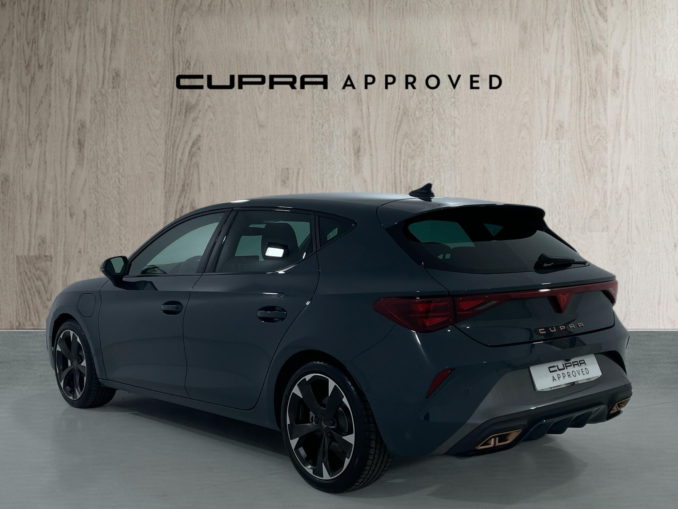CUPRA León 1.5 TSI e-Hybrid en Barcelona