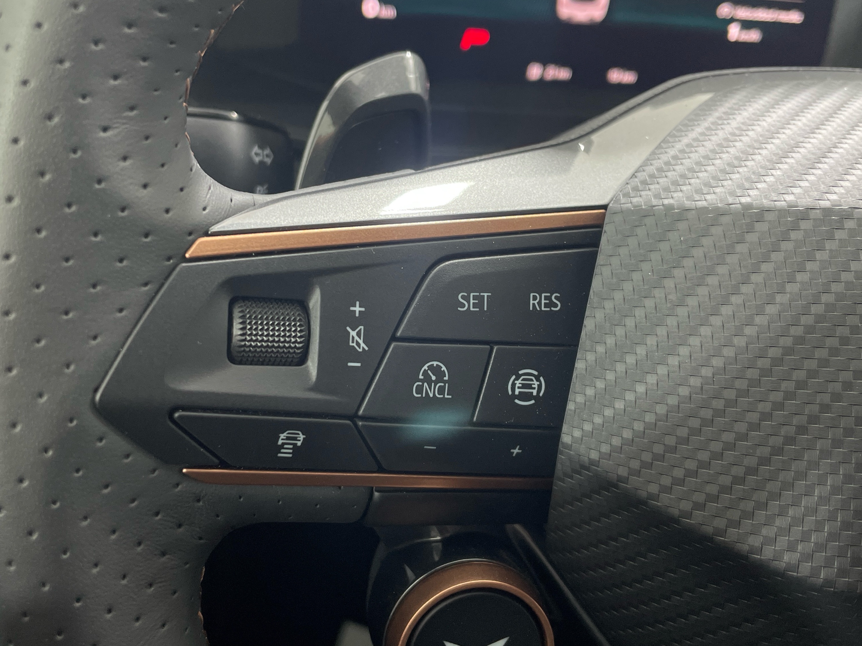 CUPRA León 1.5 TSI e-Hybrid en Barcelona