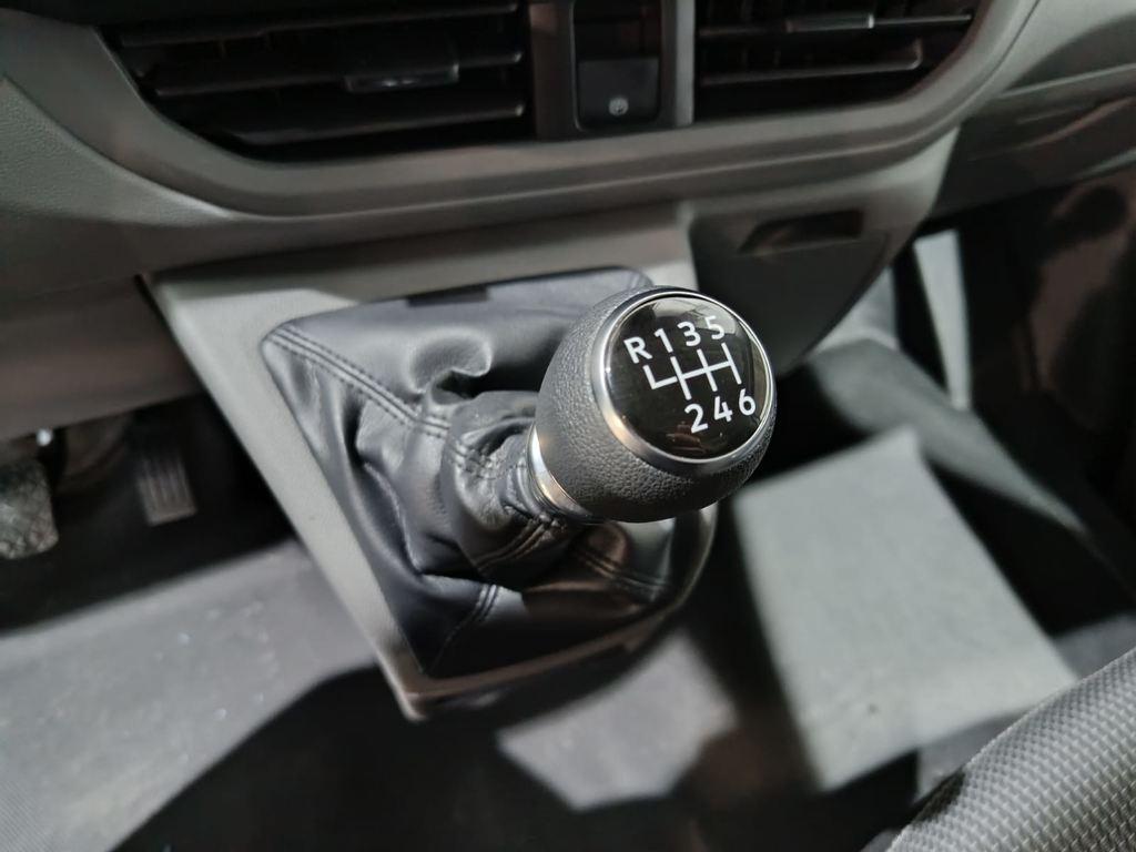 Volkswagen Transporter — foto 11