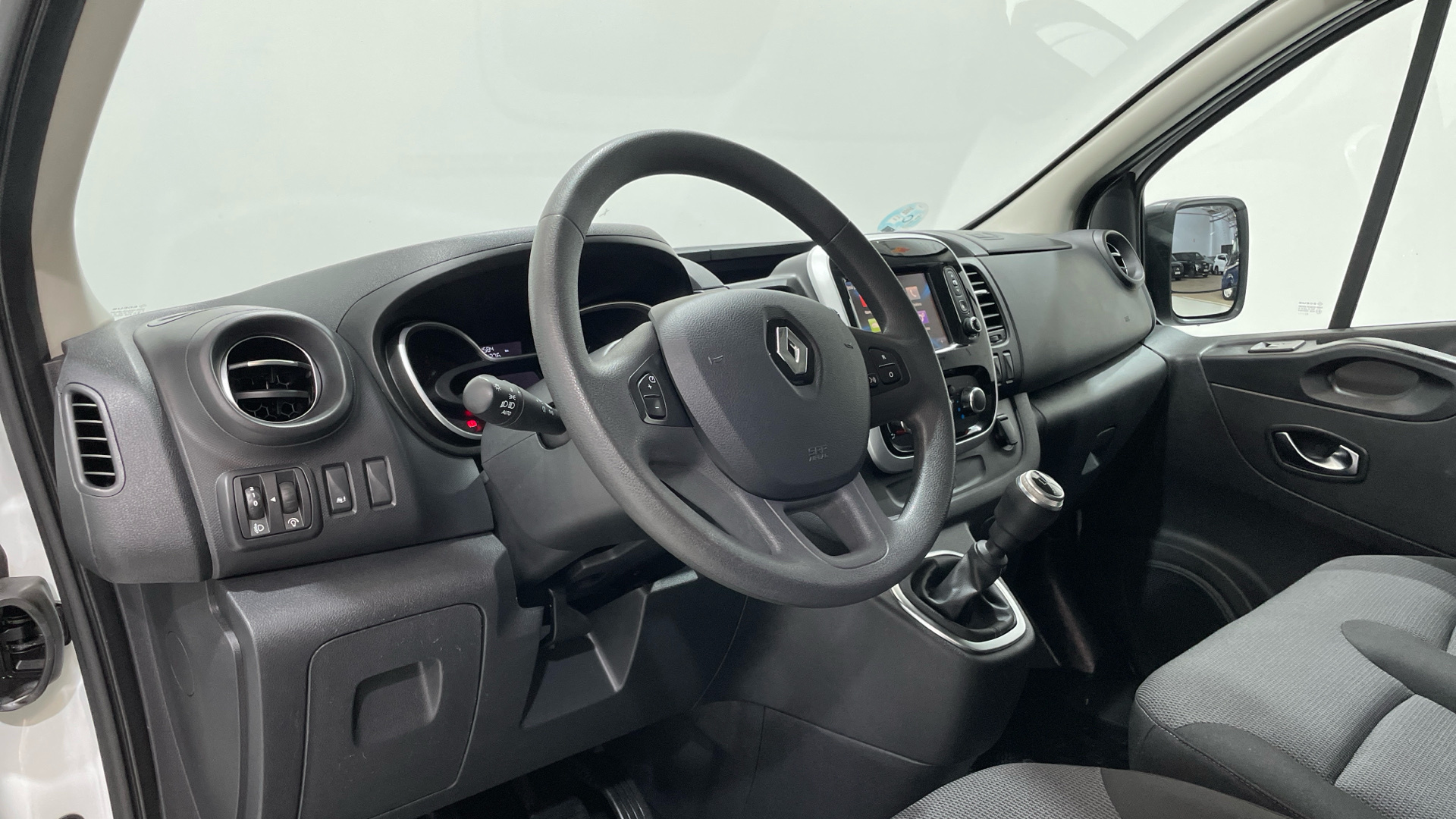 Renault Trafic Furgon dCi 145 en Barcelona