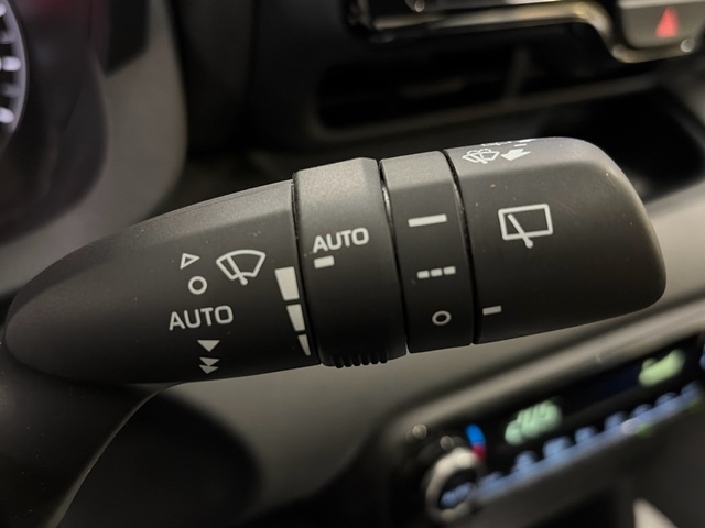 Toyota Yaris 120H Business Plus 85 kW (116 CV)