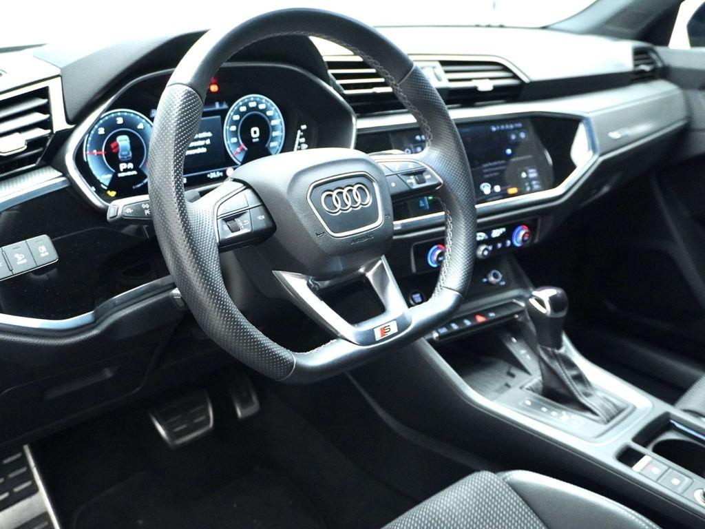 Audi Q3 — foto 13