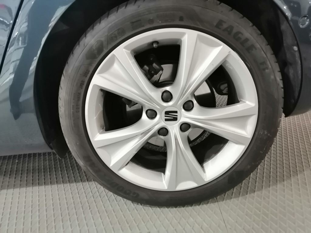SEAT León — foto 8