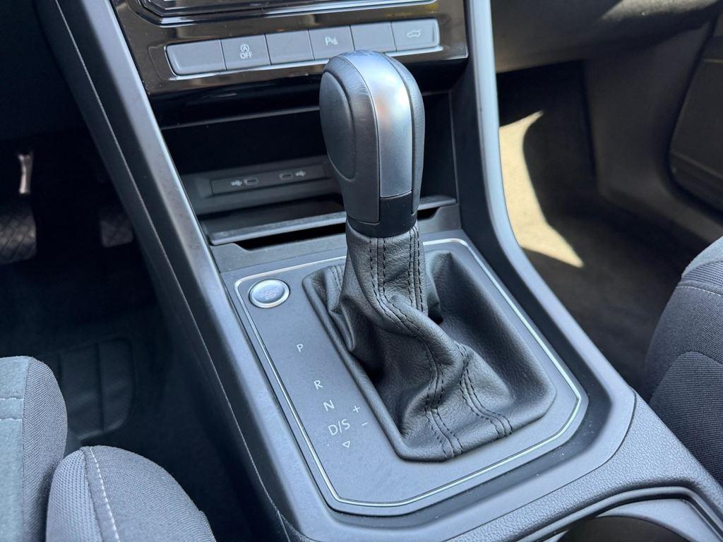 Volkswagen Touran — foto 12