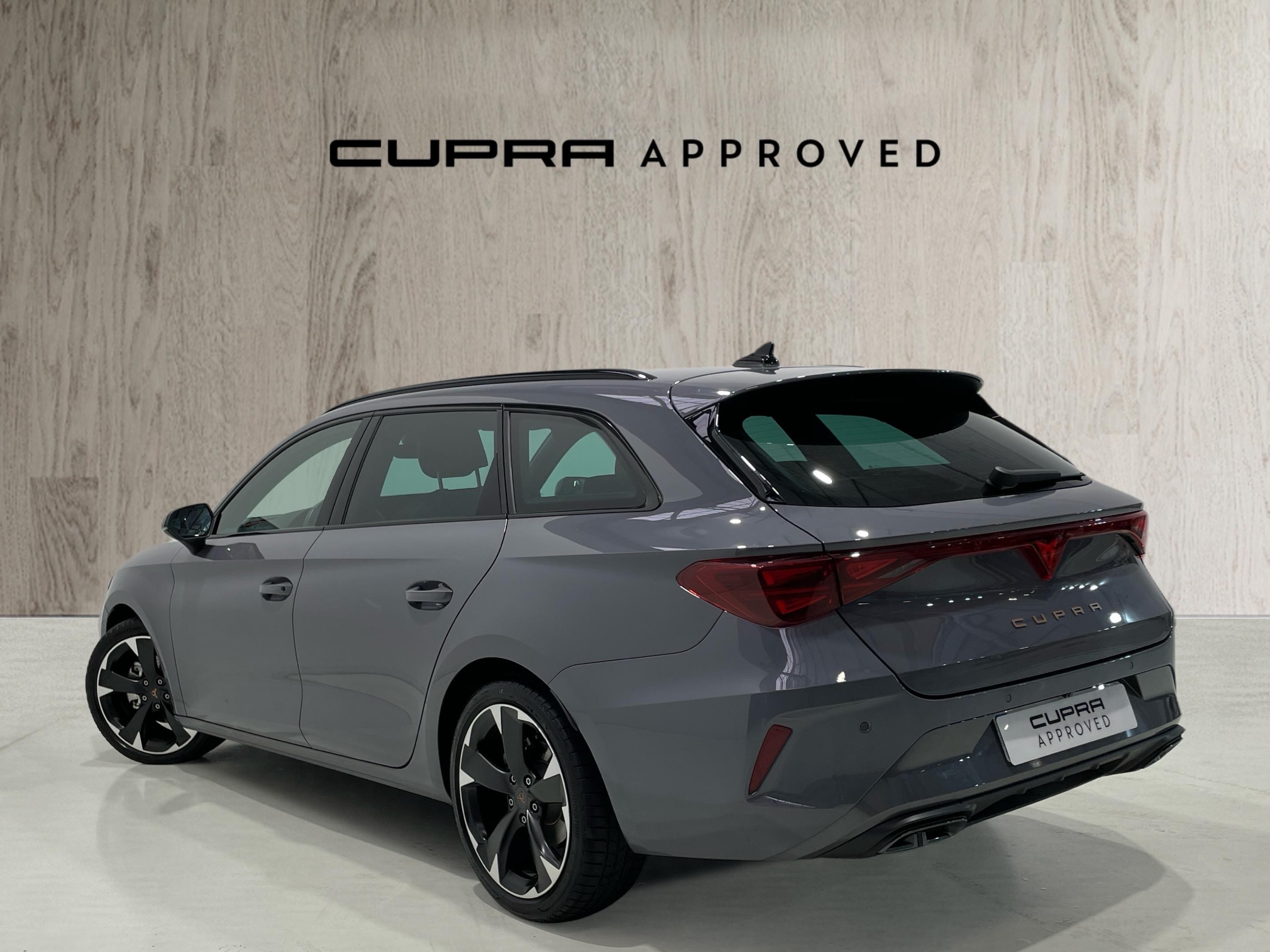 CUPRA Leon Sportstourer 1.5 eTSI en Barcelona