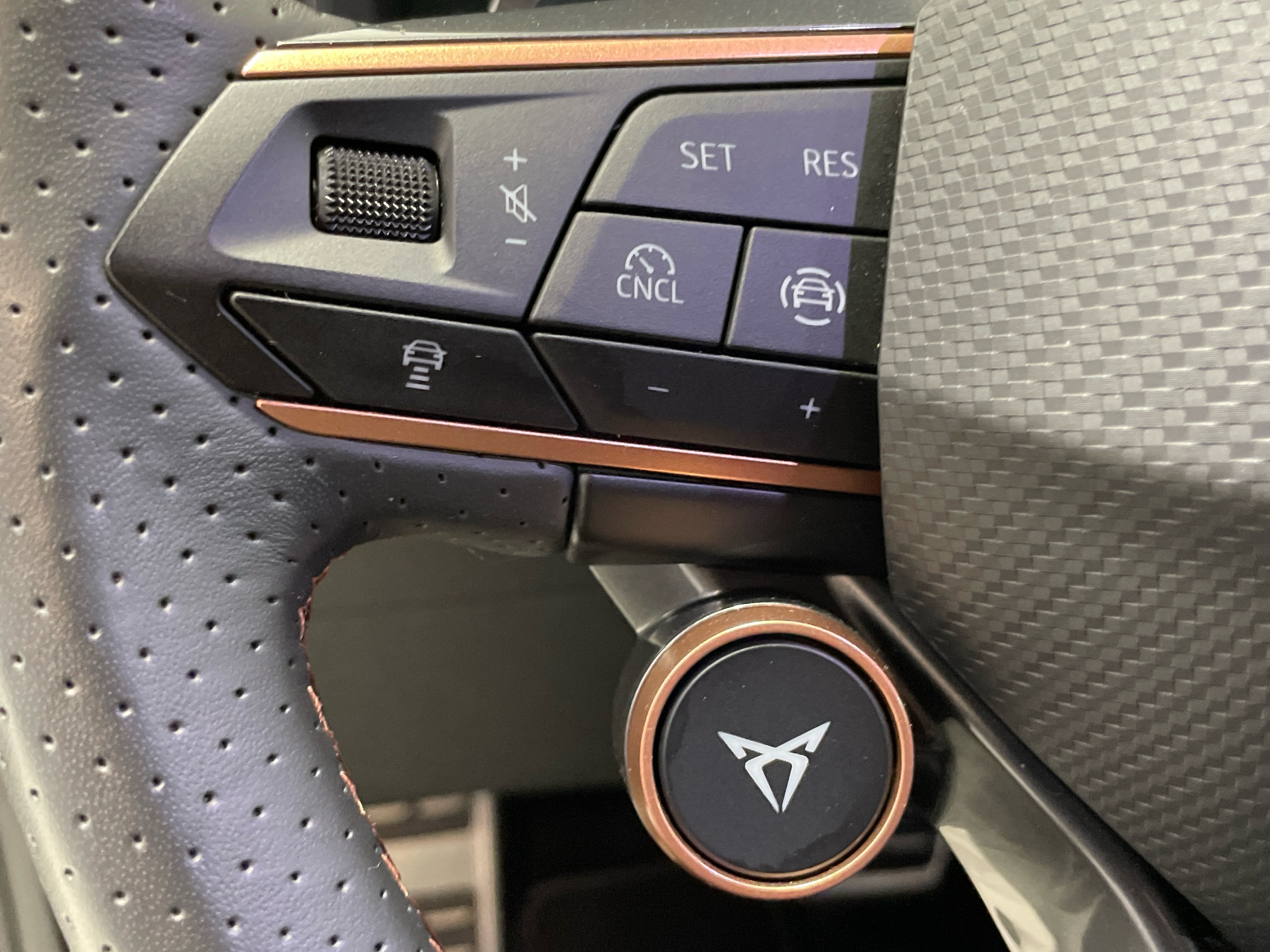 CUPRA Leon Sportstourer 1.5 eTSI en Barcelona