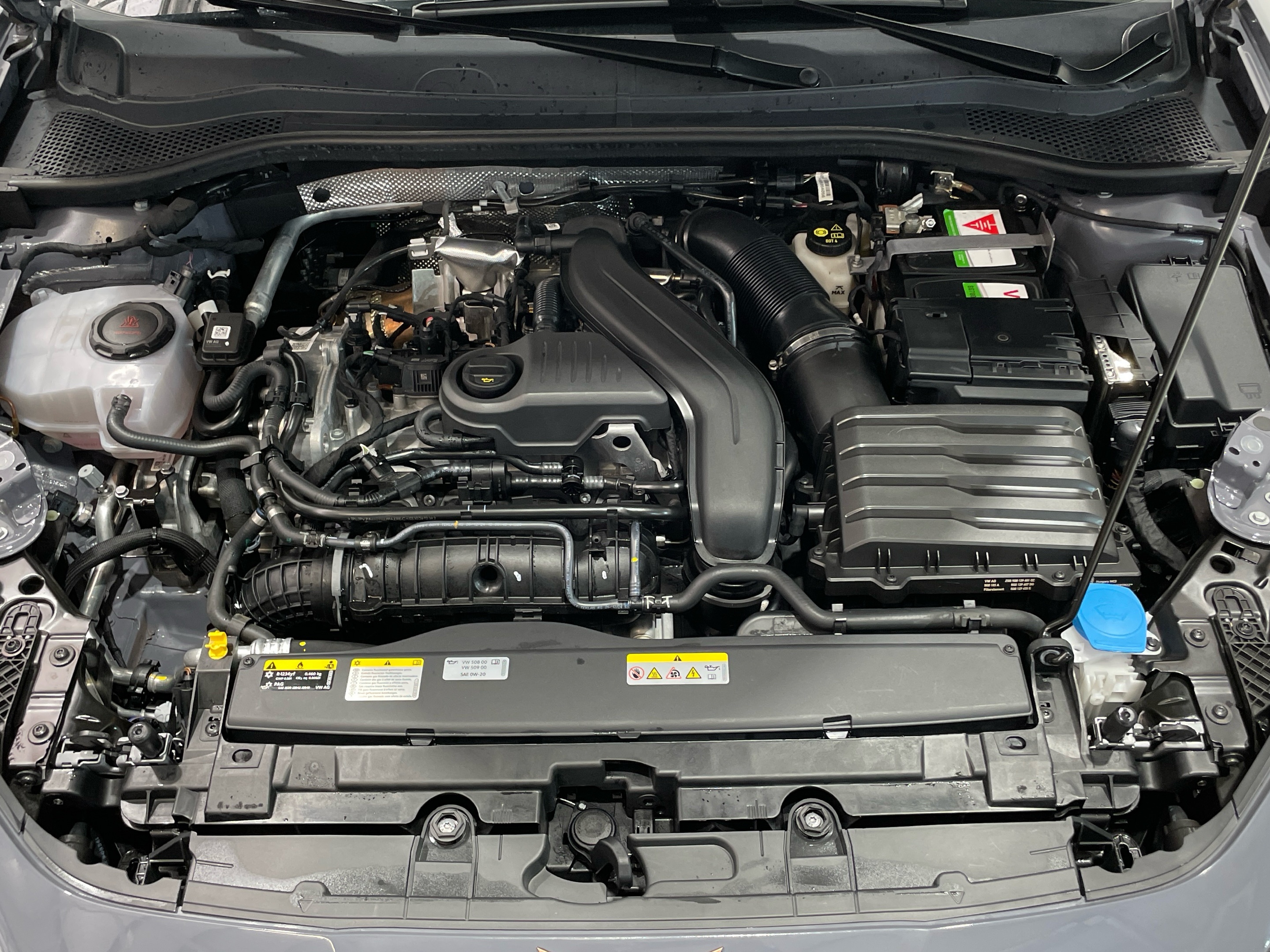 CUPRA Leon Sportstourer 1.5 eTSI en Barcelona