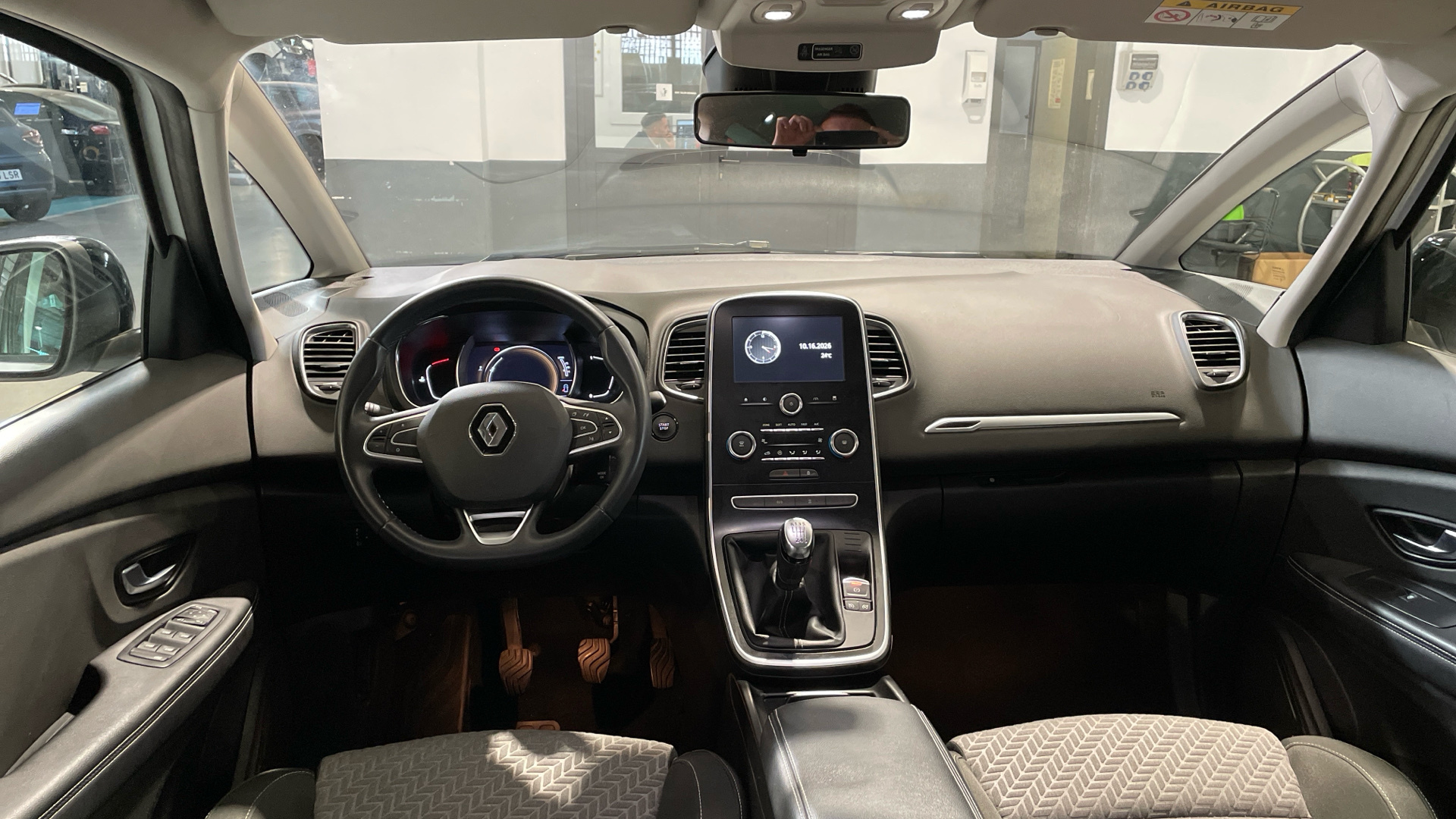 Renault Grand Scenic TCe 140 en Barcelona