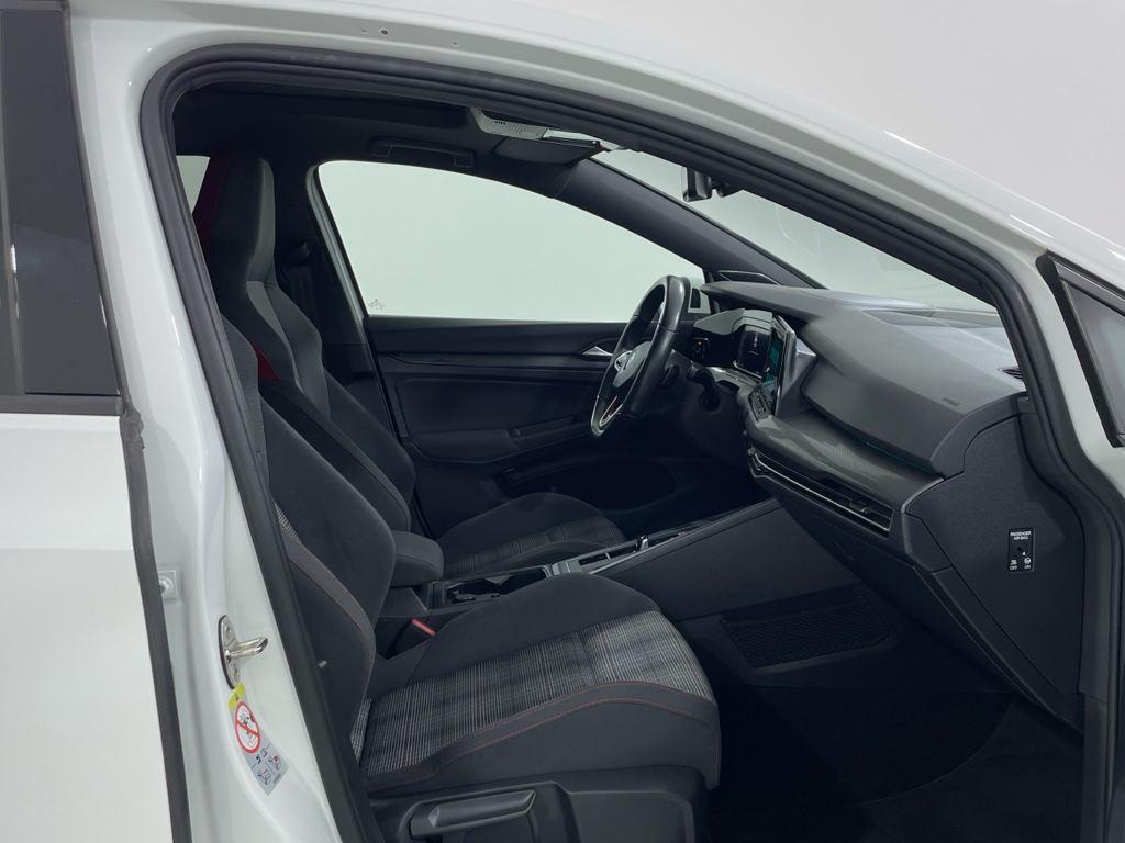 Volkswagen Golf 2.0 TSI en Barcelona