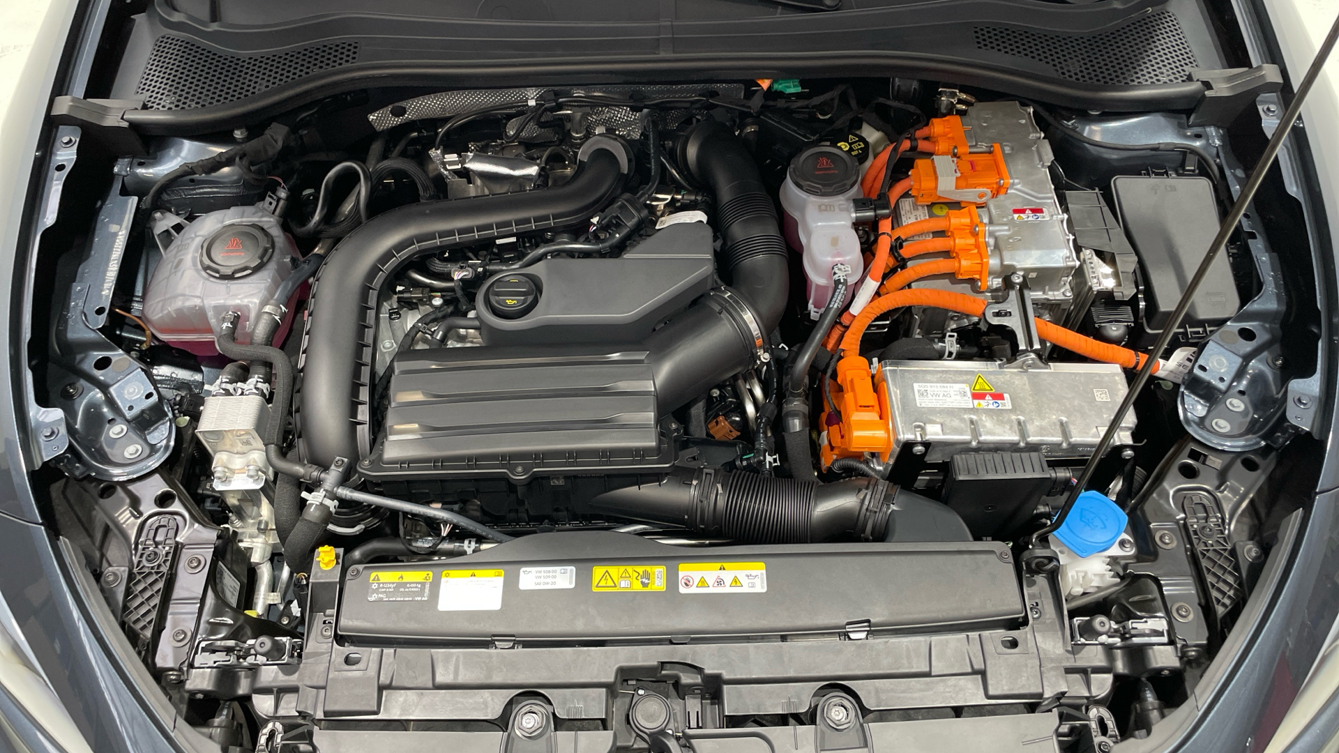 CUPRA León 1.5 TSI e-Hybrid en Barcelona