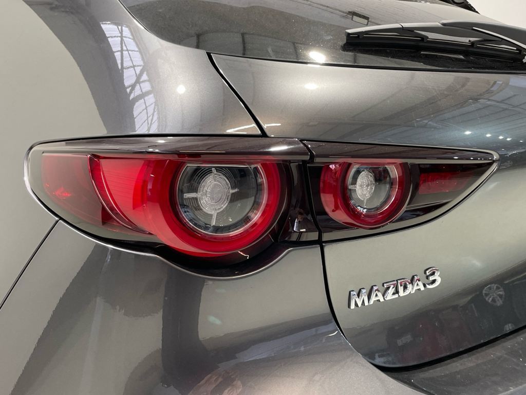 Mazda Mazda 3 2.5L E-SKY G MHEV en Barcelona