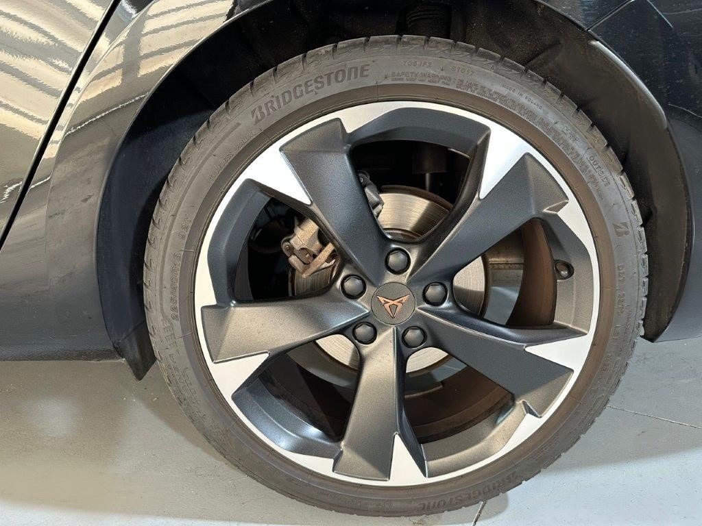 CUPRA León — foto 8