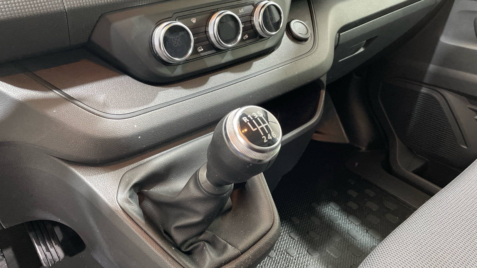 Renault Trafic Furgon dCi 130 en Barcelona
