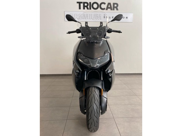 Foto 3 BMW Motorrad CE 04 